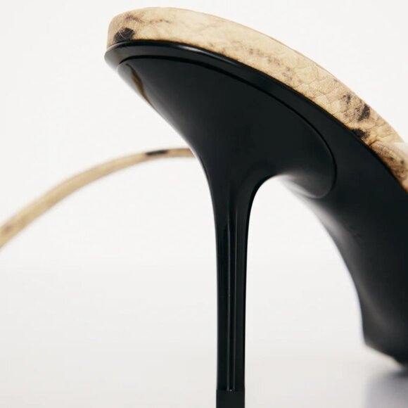 NWT Good American Strap Heels - Picture 11 of 13